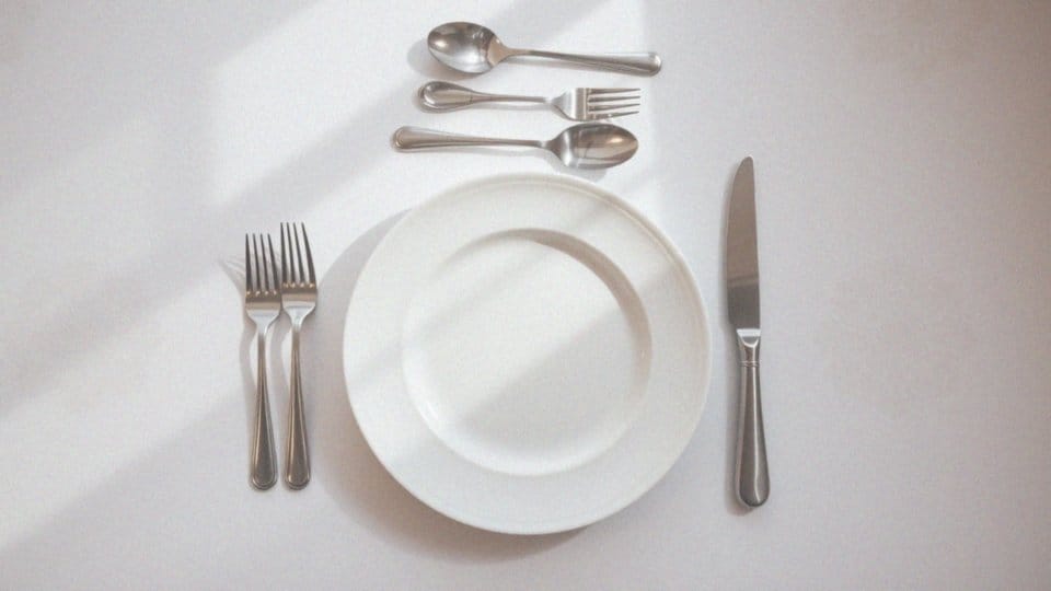 Ułożenie sztućców savoir-vivre – zasady i praktyczne porady